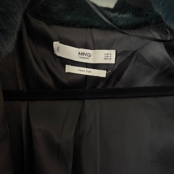 Mango Oversized Faux Fur Coat Size Small Color Black - Picture 3 of 7